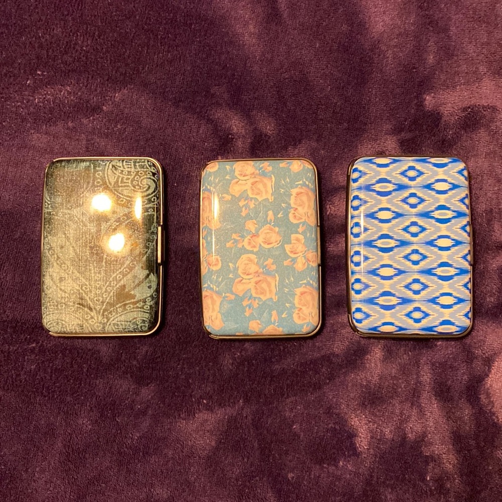 3 hard card cases